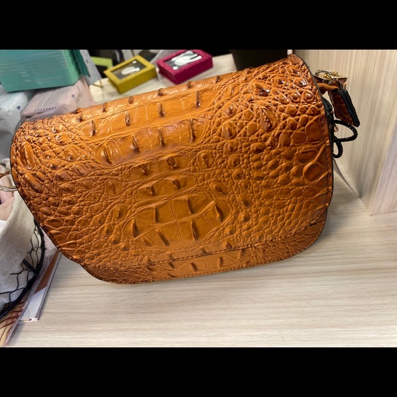 Croc like crossbody bag - Picture 1 of 5